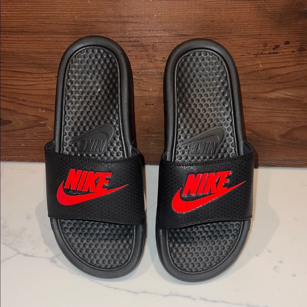 🔥‼️Nike Black Slides with Red Logo‼️🔥